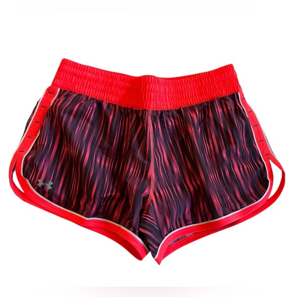 Under Armour Heatgear Shorts Women’s Medium Pink Striped Semi Fitted Lightweight - Picture 1 of 10